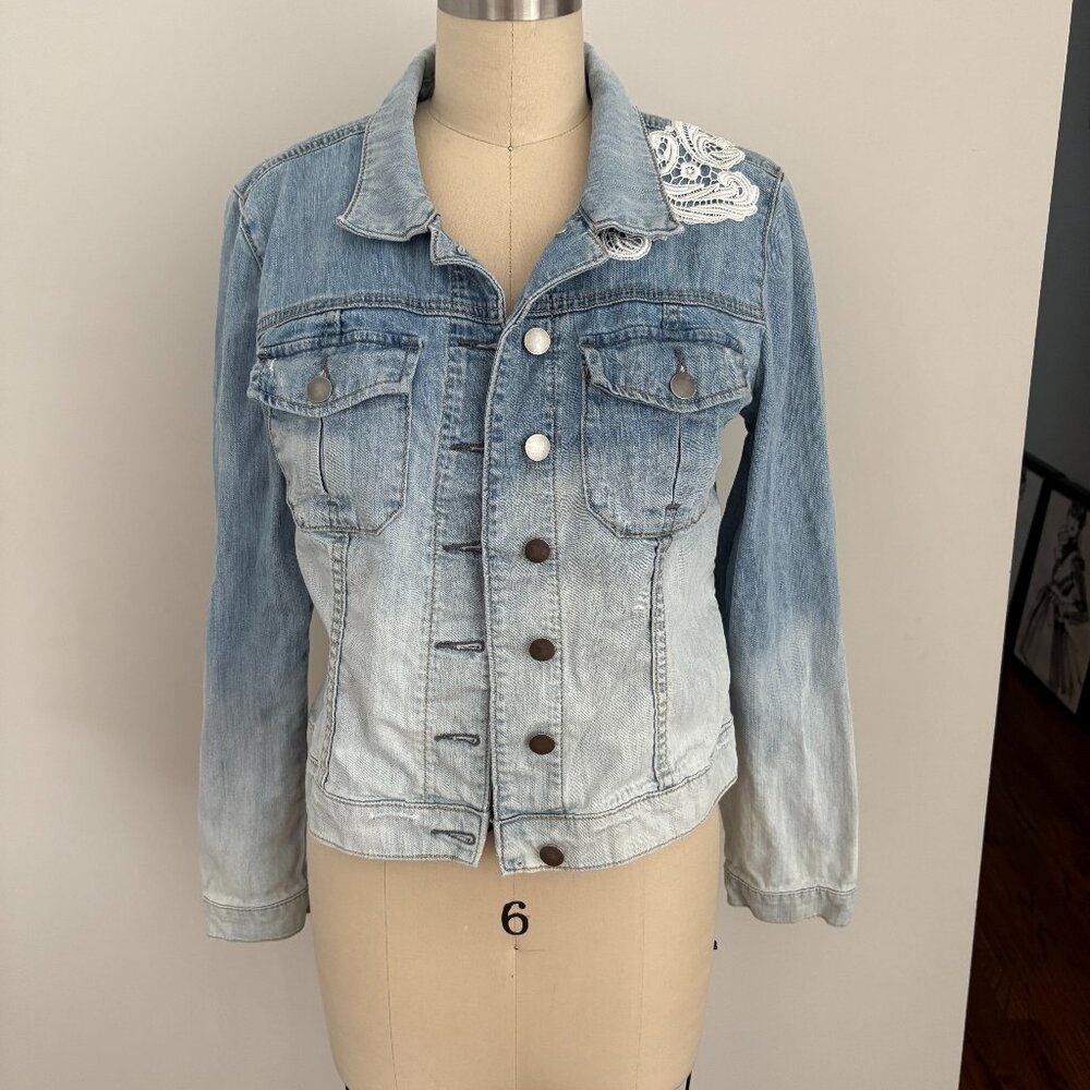 Kut From The Kloth Blue Jean Jacket White Accent Classic America Coastal Chic M